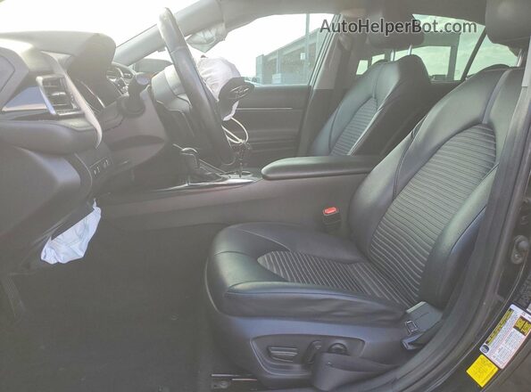 4T1G11AK6LU328811 2020 TOYOTA CAMRY Black Front interior view