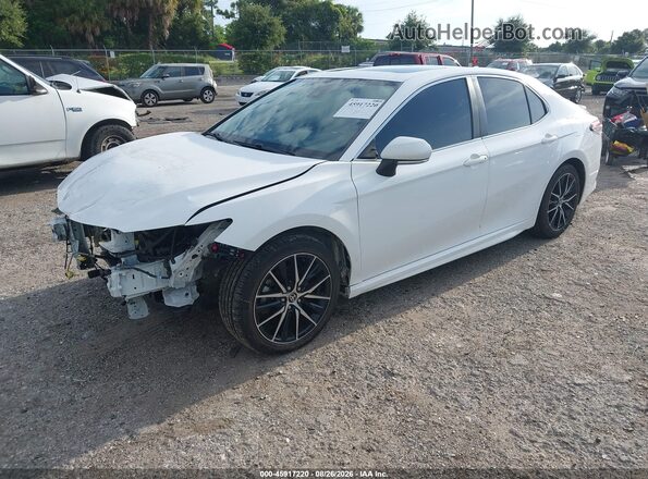 4T1G11AK6MU531375 2021 TOYOTA CAMRY White Передня ліва чверть