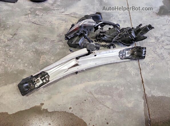 4T1G11AK6NU717614 2022 TOYOTA CAMRY Серебряный Вид подкапотного пространства