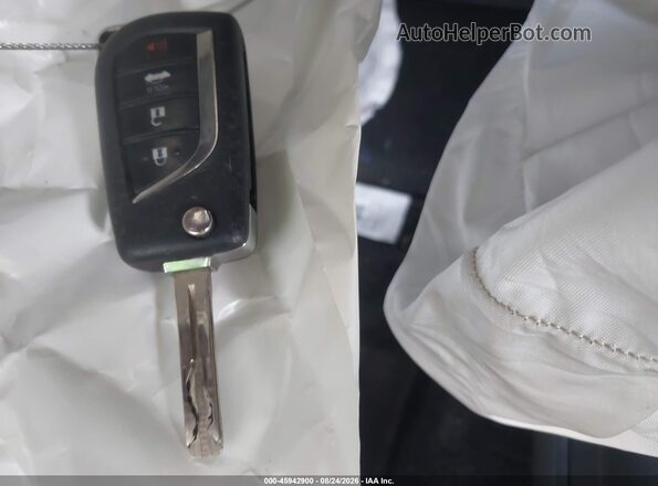 4T1G11AK7LU302427 2020 TOYOTA CAMRY Белый Вид панели приборов