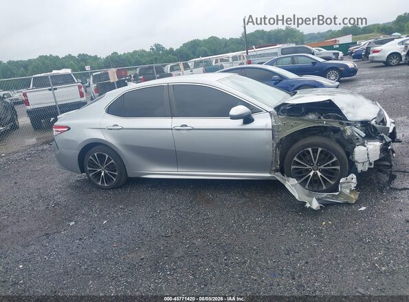 4T1G11AK7LU904258 2020 TOYOTA CAMRY Silver Widok wnętrza z tyłu