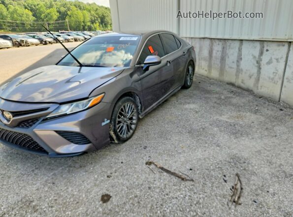 4T1G11AK8LU884103 2020 TOYOTA CAMRY Gray Widok deski rozdzielczej