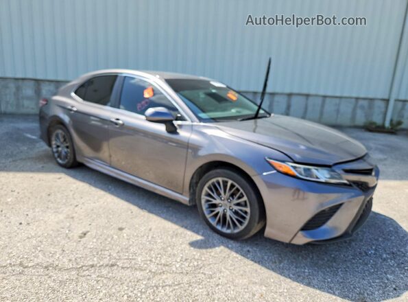 4T1G11AK8LU884103 2020 TOYOTA CAMRY Gray Przód prawy