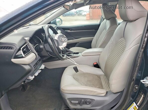 4T1G11AK8MU605833 2021 TOYOTA CAMRY Blue წინა სალონის ხედი