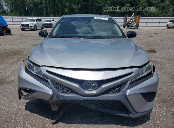 4T1G11AK9LU911082 2020 TOYOTA CAMRY Silver Դիմացի տեսք