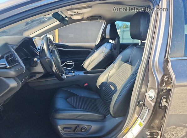 4T1G11AK9MU526669 2021 TOYOTA CAMRY Gray Սալոնի դիմացի տեսք