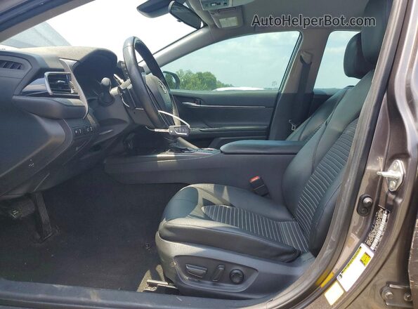 4T1G11AKXMU472802 2021 TOYOTA CAMRY Gray Սալոնի դիմացի տեսք