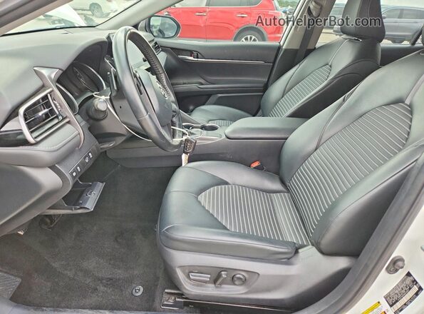 4T1G11AKXNU619007 2022 TOYOTA CAMRY Белый Вид салона спереди