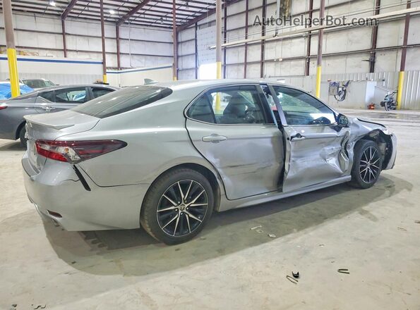 4T1G11BK0MU031369 2021 TOYOTA CAMRY Silver Հետևի աջ