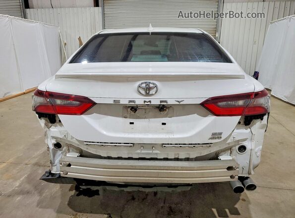 4T1G11BK2NU050720 2022 TOYOTA CAMRY Белый Вид сзади