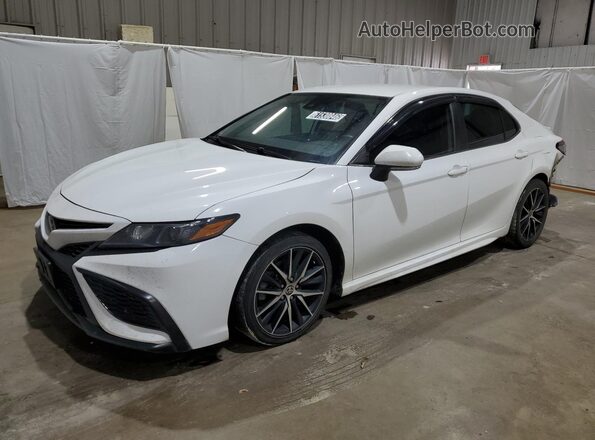 4T1G11BK2NU050720 2022 TOYOTA CAMRY Белый 