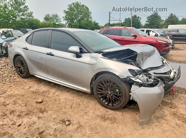 4T1G11BK6LU005356 2020 TOYOTA CAMRY Серебряный Передняя правая четверть