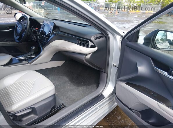 4T1G11BK6PU086056 2023 TOYOTA CAMRY Silver Front interior view