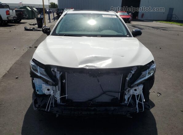 4T1J11AK3LU866582 2020 TOYOTA CAMRY White Widok naklejki z numerem VIN