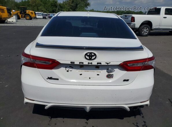4T1J11AK3LU866582 2020 TOYOTA CAMRY White Widok z tyłu