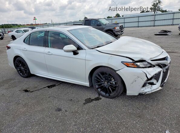 4T1K31AK2NU577159 2022 TOYOTA CAMRY White Przód prawy