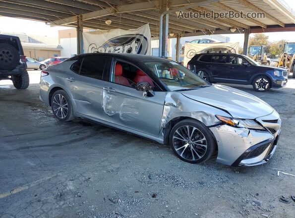 4T1K31AK8MU020027 2021 TOYOTA CAMRY Silver Առջևի աջ