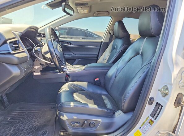 4T1K61AK1LU914134 2020 TOYOTA CAMRY White Front interior view