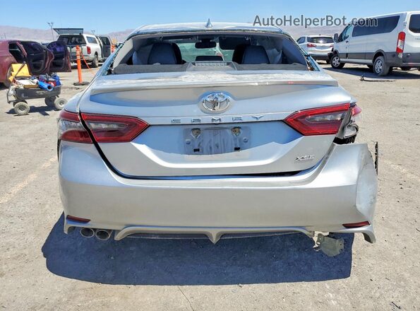4T1K61AK9PU092754 2023 TOYOTA CAMRY Серебряный Вид сзади