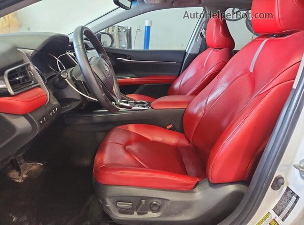 4T1K61BK7LU007855 2020 TOYOTA CAMRY White Вид салону спереду