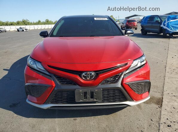 4T1K61BKXMU028071 2021 TOYOTA CAMRY Red Вид спереду