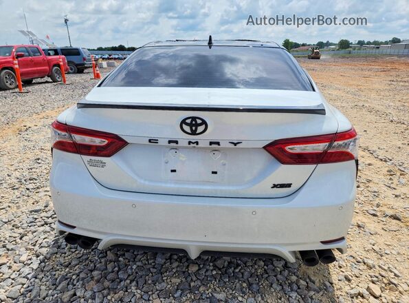 4T1KZ1AK1LU046370 2020 TOYOTA CAMRY White უკანა ხედი