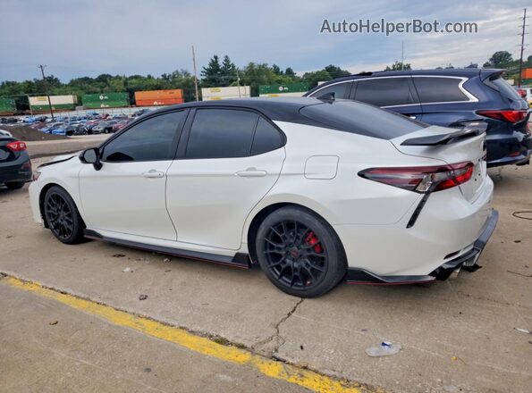 4T1KZ1AK3RU093263 2024 TOYOTA CAMRY Белый Задняя левая четверть