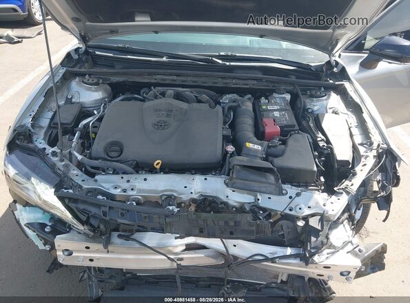 4T1KZ1AK3RU098902 2024 TOYOTA CAMRY Silver Widok z tyłu