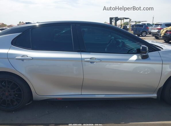 4T1KZ1AK3RU098902 2024 TOYOTA CAMRY Silver Widok wnętrza 360 stopni