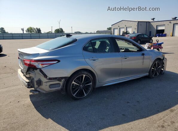 4T1KZ1AK7LU036152 2020 TOYOTA CAMRY Silver უკანა მარჯვენა
