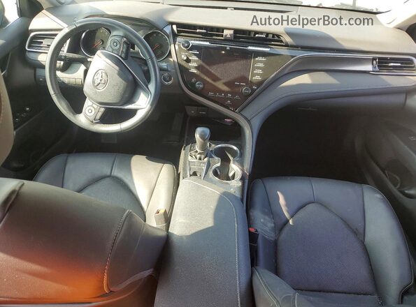 4T1KZ1AK7LU036152 2020 TOYOTA CAMRY Silver წინა პანელის ხედი