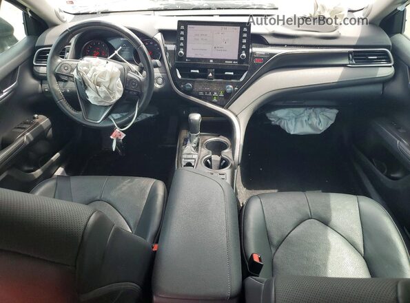 4T1KZ1AK8MU058355 2021 TOYOTA CAMRY Charcoal Widok deski rozdzielczej