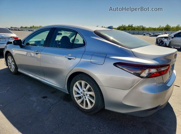 4T1R11AK0NU637802 2022 TOYOTA CAMRY Серебряный Задняя левая четверть