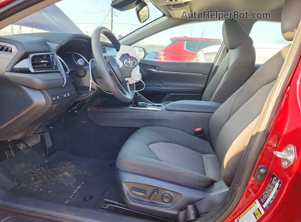 4T1R11AK1NU071021 2022 TOYOTA CAMRY Red Widok wnętrza z przodu