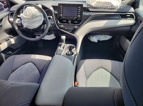 4T1R11AK8NU059609 2022 TOYOTA CAMRY Silver Widok deski rozdzielczej
