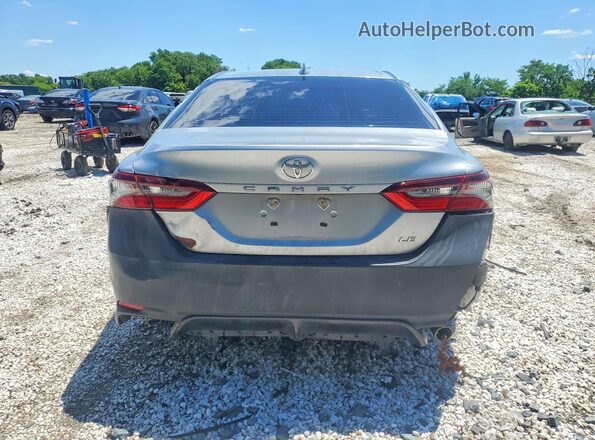 4T1R11AK8NU670899 2022 TOYOTA CAMRY Silver უკანა ხედი
