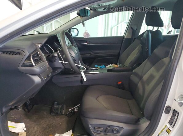 4T1R11AKXPU137570 2023 TOYOTA CAMRY Серый Вид салона спереди