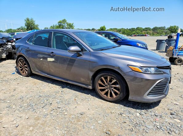 4T1R11BK4PU080653 2023 TOYOTA CAMRY Gray Front right