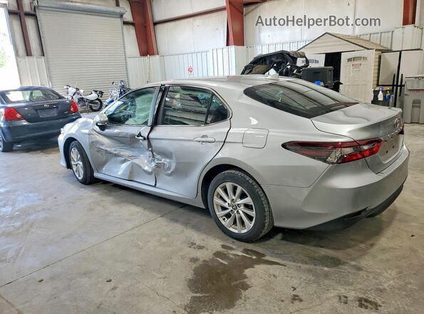 4T1R11BK7PU085989 2023 TOYOTA CAMRY Silver Հետևի ձախ