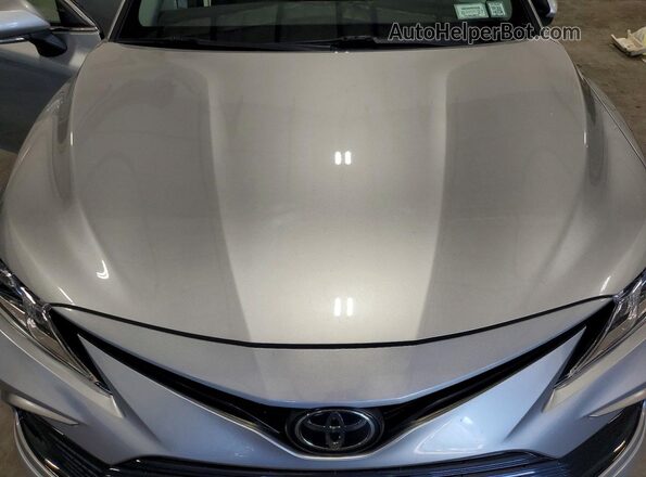 4T1R11BK7PU085989 2023 TOYOTA CAMRY Silver Սալոնի հետևի տեսք