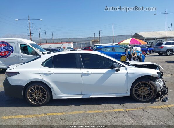 4T1T31AK1RU071395 2024 TOYOTA CAMRY HYBRID White Widok wnętrza 360 stopni