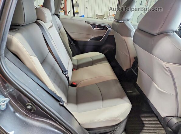 4T3B6RFV1MU033346 2021 TOYOTA RAV4 Charcoal Vista interior trasera