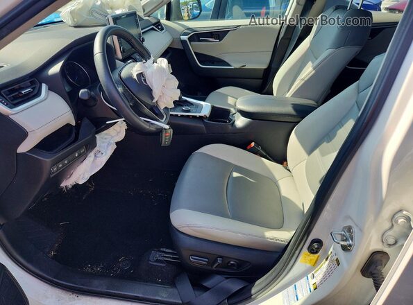 4T3B6RFV8NU076373 2022 TOYOTA RAV4 White Front interior view