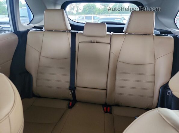 4T3B6RFVXSU176079 2025 TOYOTA RAV4 Белый Вид задних сидений