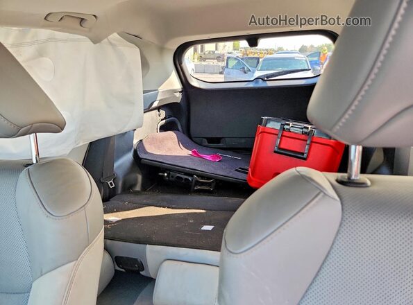 4T3D6RFV0NU082208 2022 TOYOTA RAV4 Red Widok tylnych siedzeń