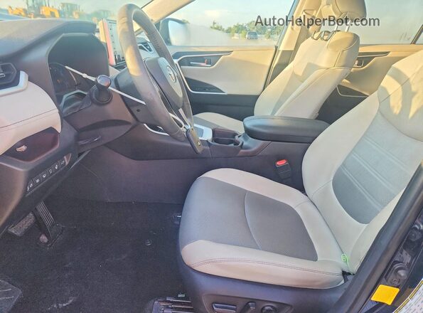 4T3D6RFV5MU037120 2021 TOYOTA RAV4 Blue Вид салону спереду