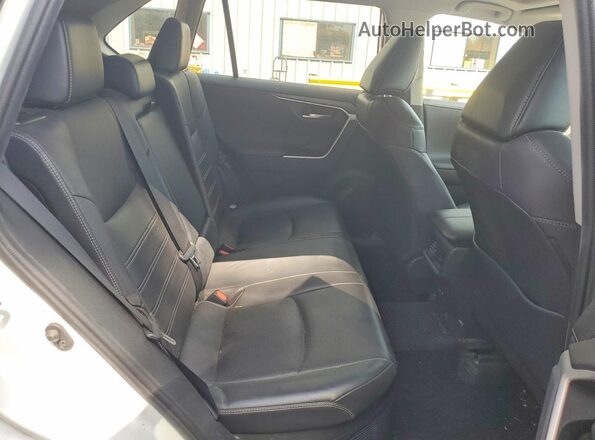 4T3DWRFV7LU006076 2020 TOYOTA RAV4 White Widok tylnych siedzeń
