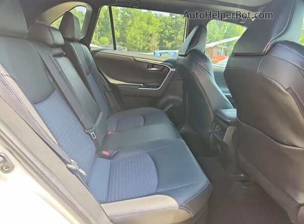 4T3E6RFV5NU076988 2022 TOYOTA RAV4 White Rear interior view
