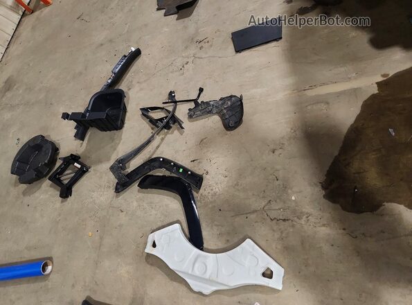 4T3E6RFV9PU126164 2023 TOYOTA RAV4 Серебряный Вид подкапотного пространства
