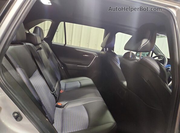 4T3E6RFV9PU126164 2023 TOYOTA RAV4 Серебряный Вид задних сидений